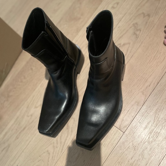 MEN'S SANTIAGO BOOTIE IN BLACK - Picture 1 of 3